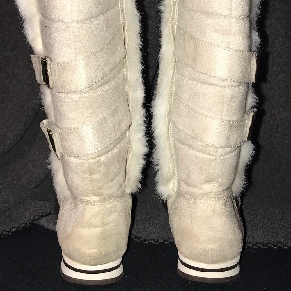 Boots - Picture 3 of 3